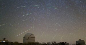 Lee más sobre el artículo Lluvia de meteoritos Perseidas 2025: cuándo y cómo ver el evento astronómico del año